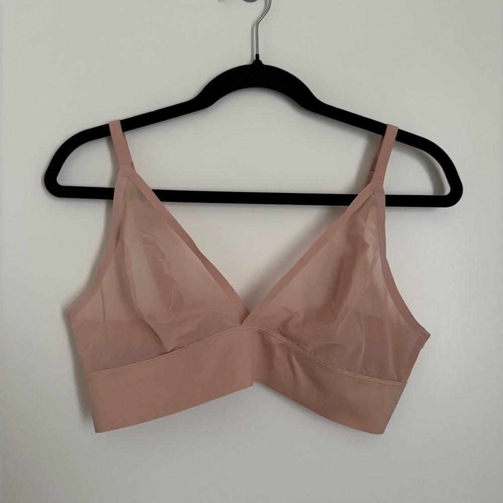 Soma Triangle Mesh Bralette in Hush Neutral Tan / Cream - Picture 6 of 12